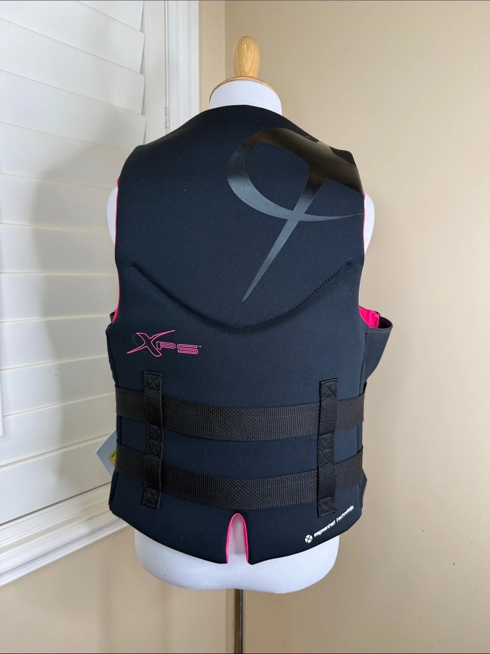 Bass Pro Shops Black and Pink Women's Neoprene Life Jacket